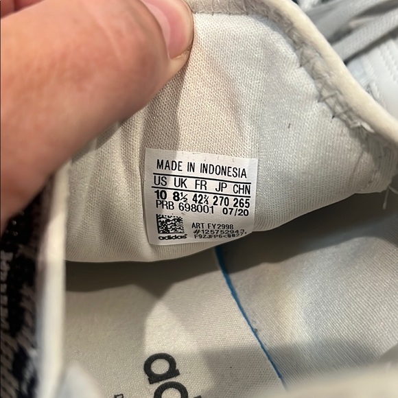 Adidas Shoes size 10 - Picture 5 of 5